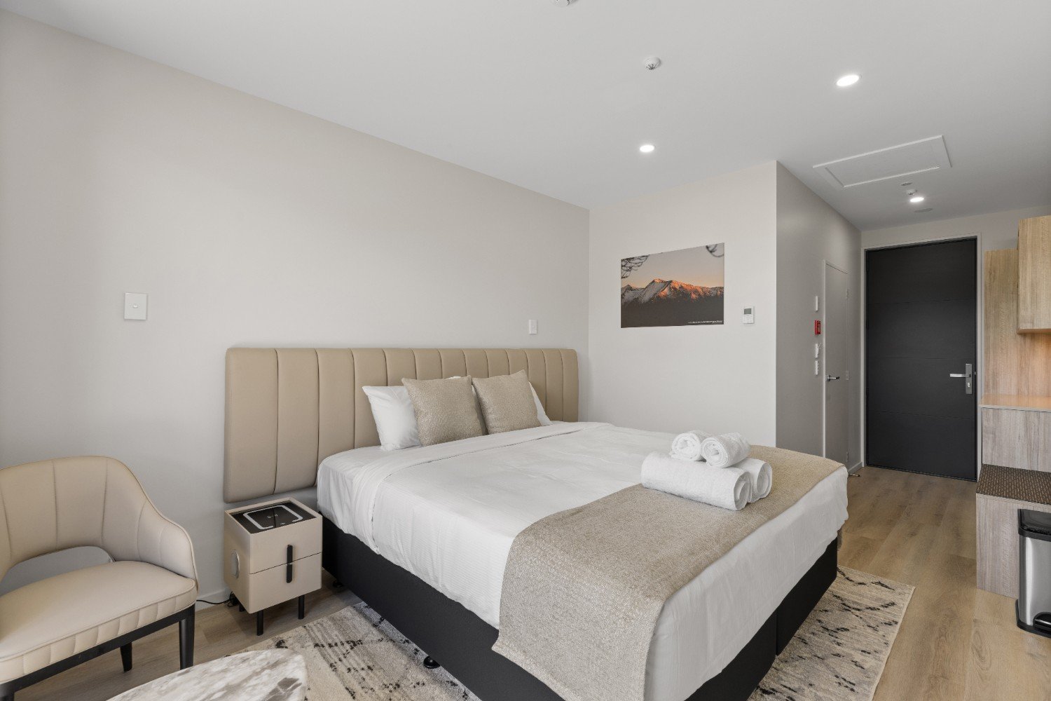 Superior Super King room with private patio